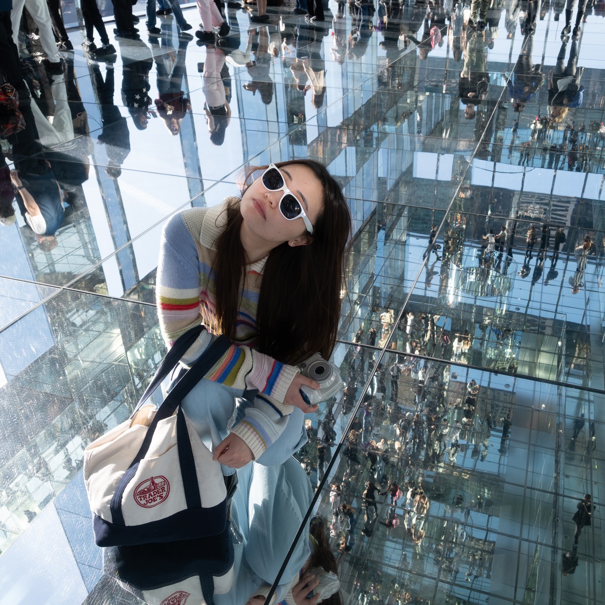 61 mirrored room
